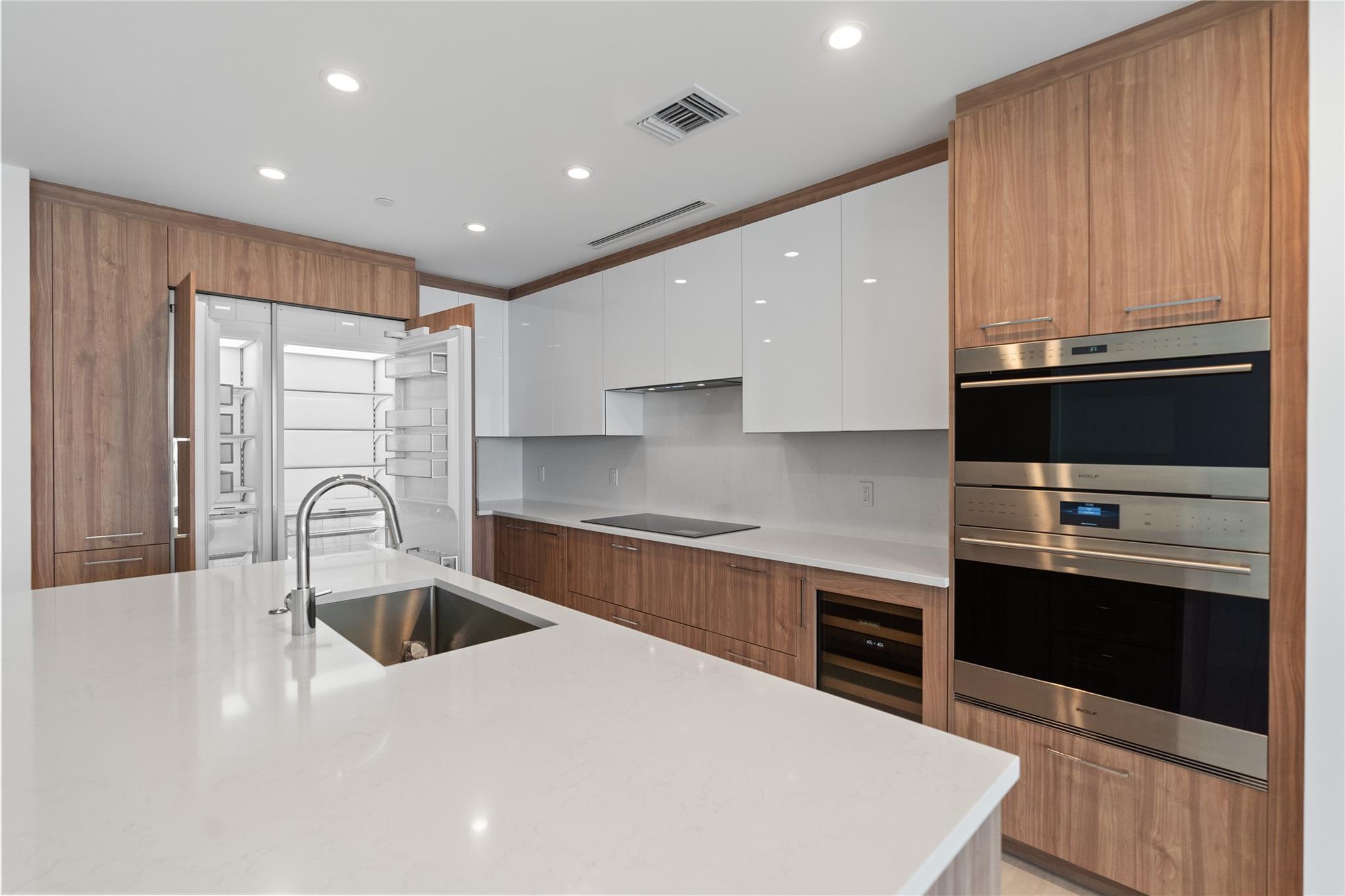 SELENE OCEANFRONT - Residential