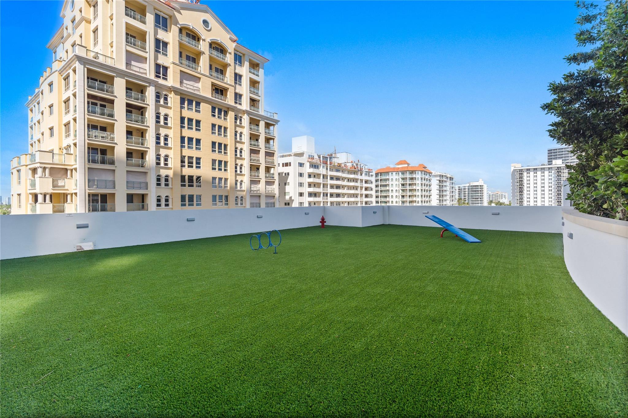 SELENE OCEANFRONT - Residential