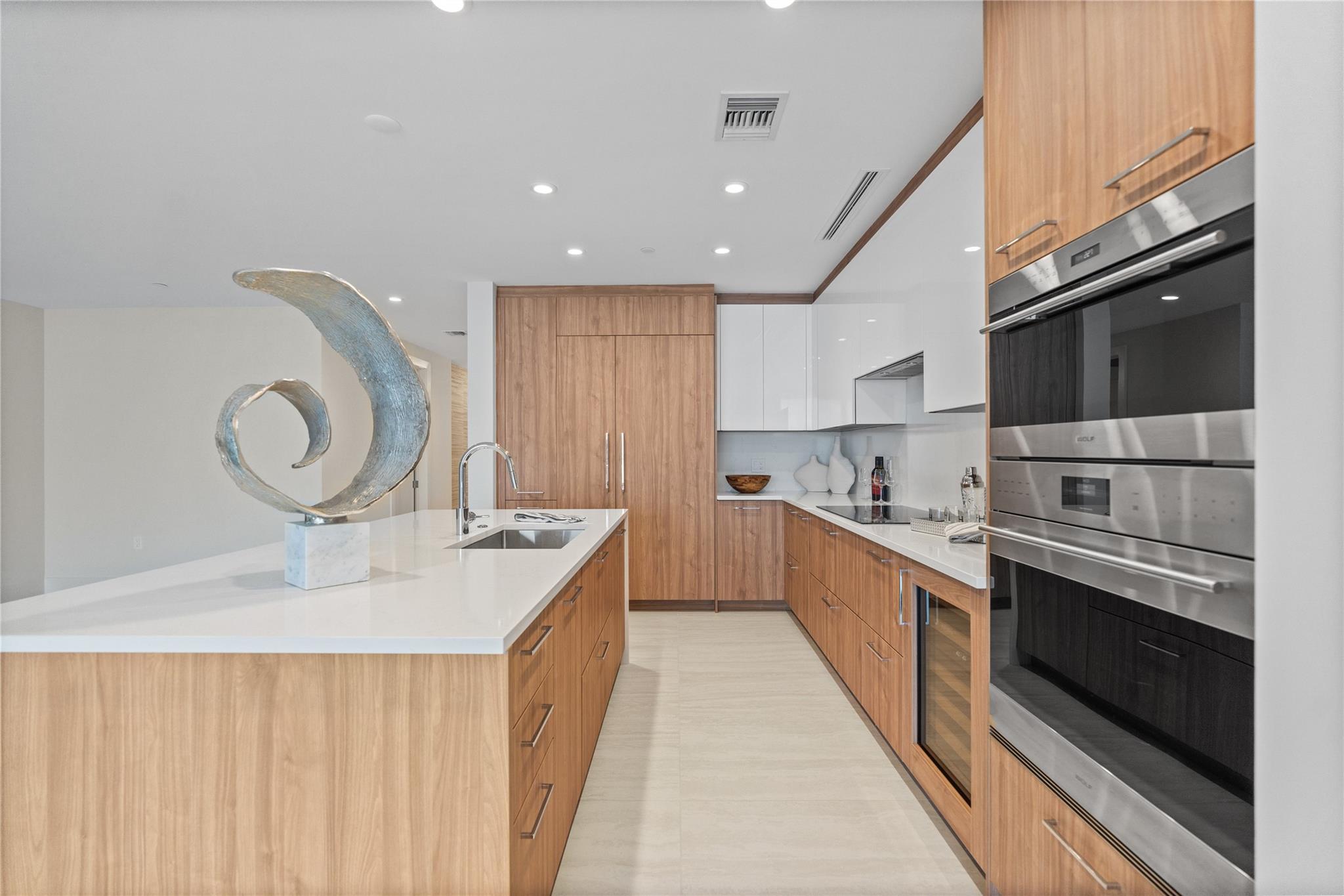 SELENE OCEANFRONT - Residential