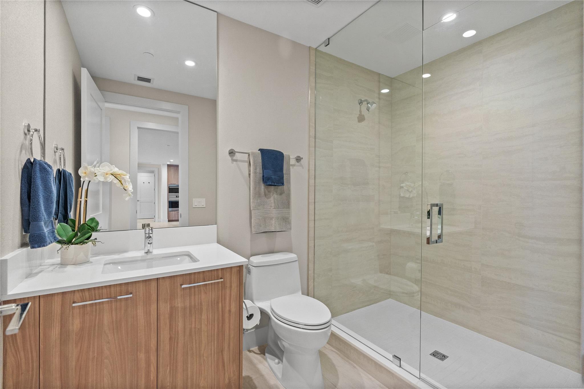 SELENE OCEANFRONT - Residential