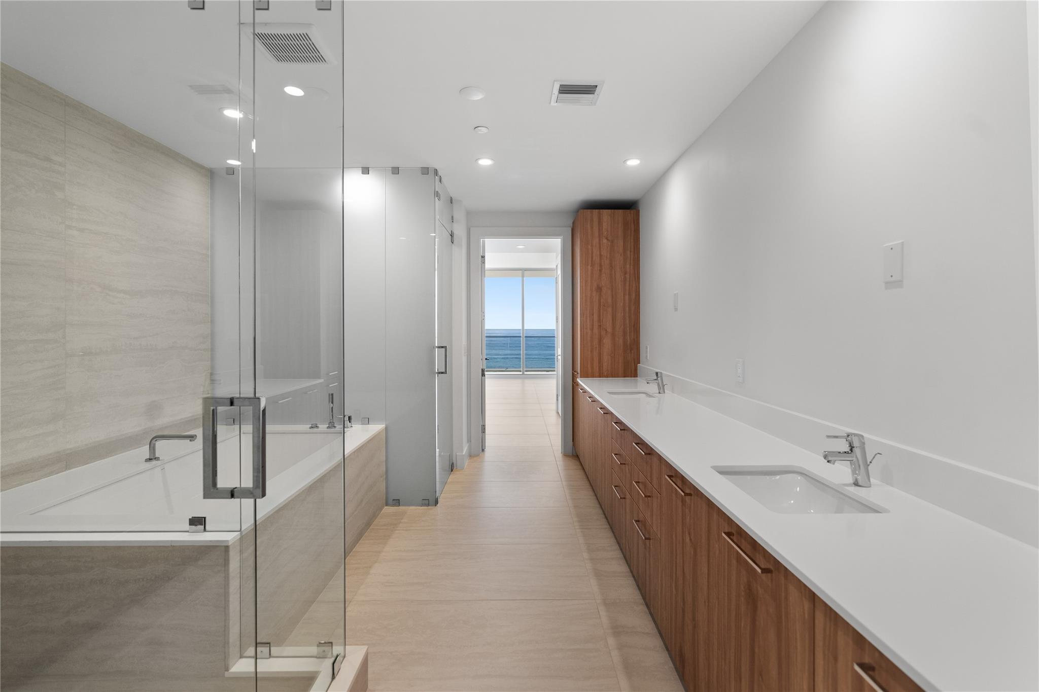 SELENE OCEANFRONT - Residential