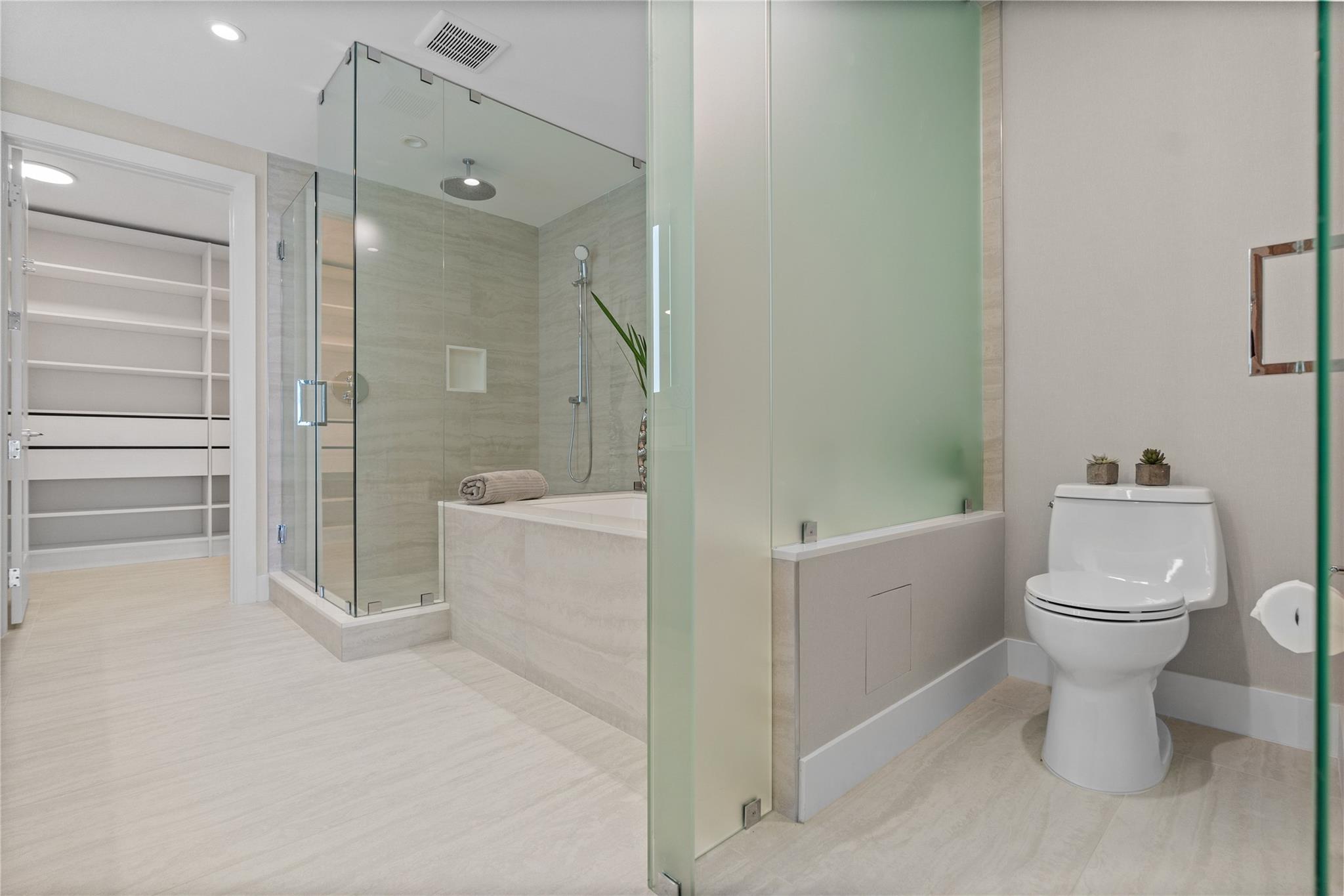 SELENE OCEANFRONT - Residential