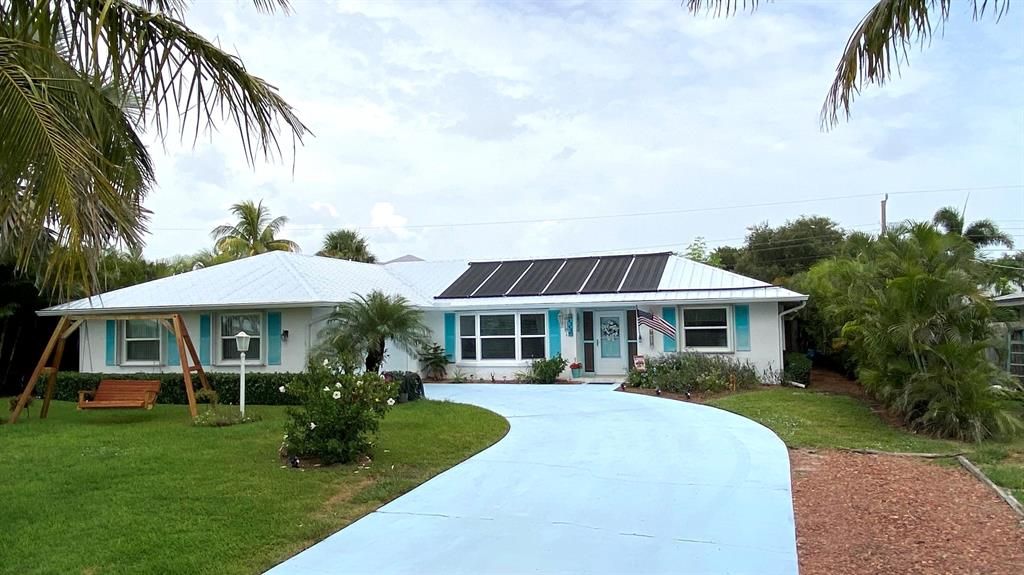 Photo of 4390 SE Bayshore Terrace, Stuart, FL 34997 (MLS # R10740711)