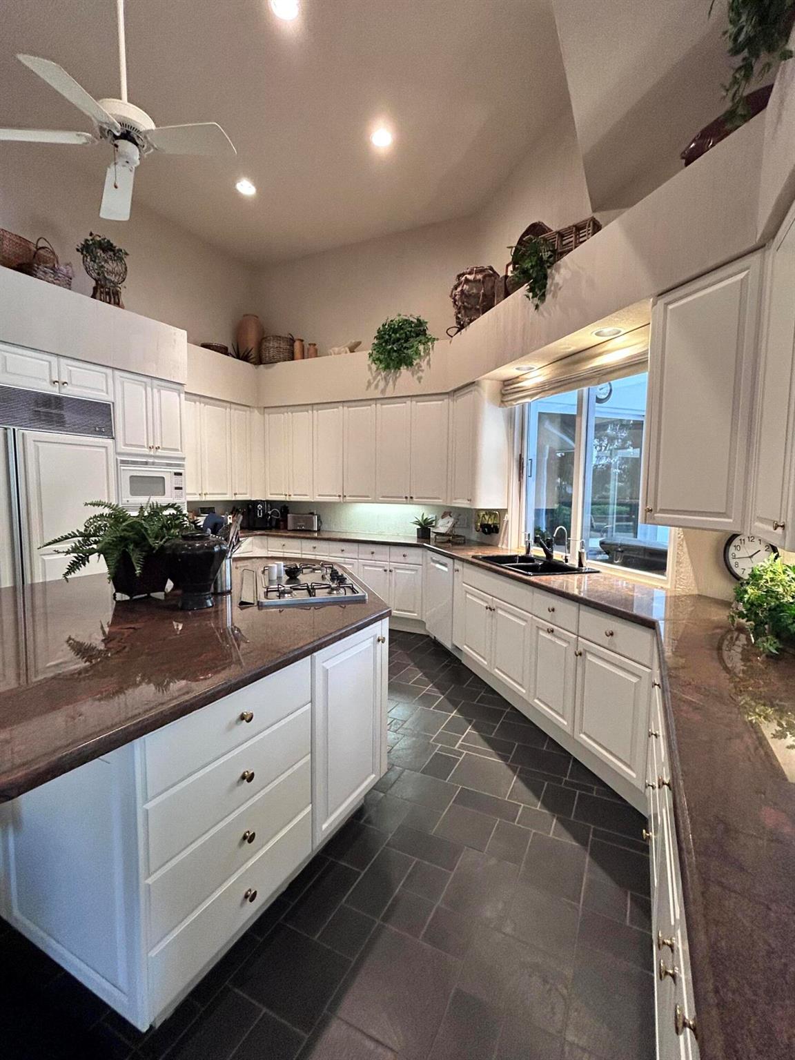 MARINER SANDS - Residential