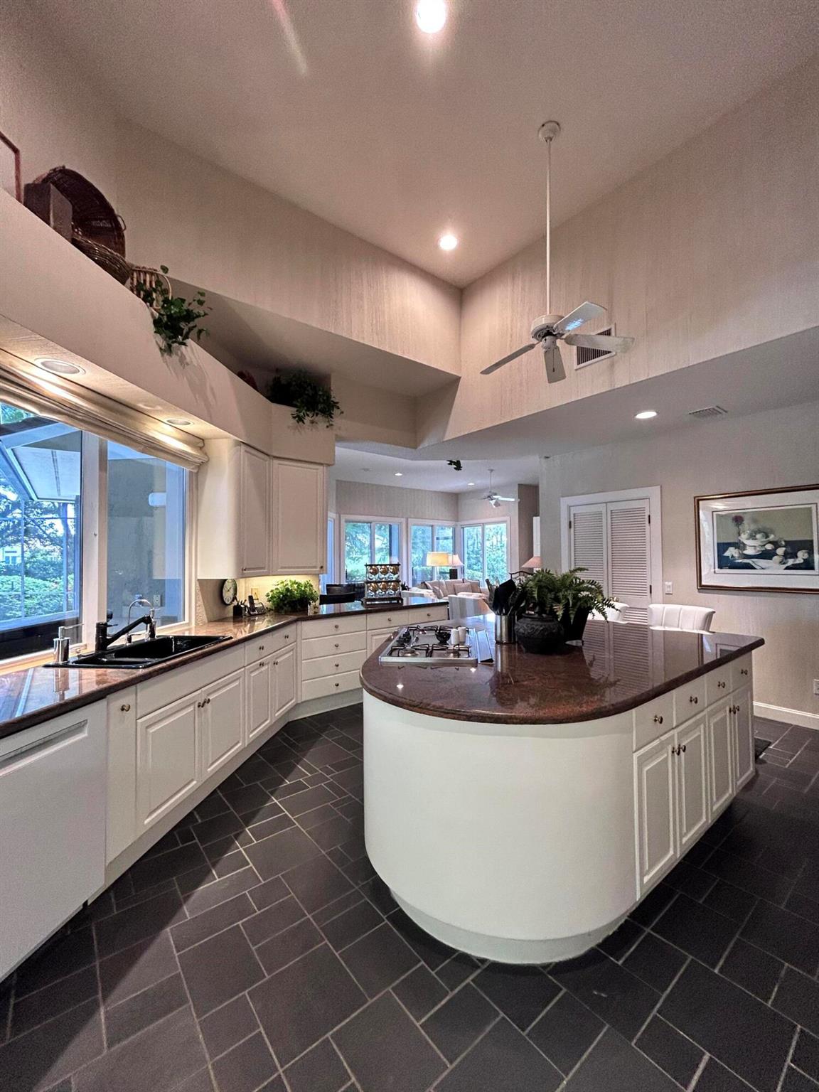 MARINER SANDS - Residential