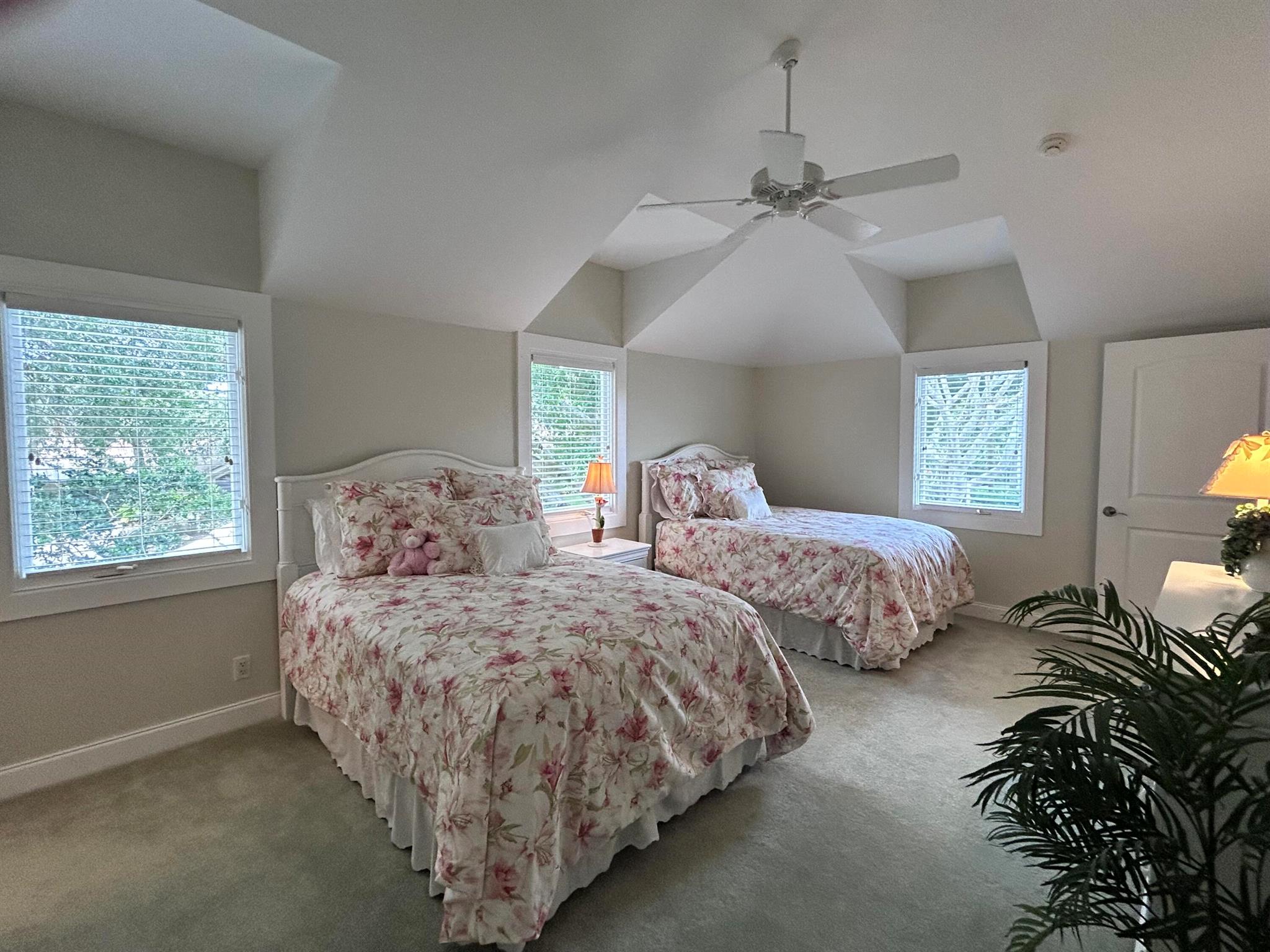 MARINER SANDS - Residential