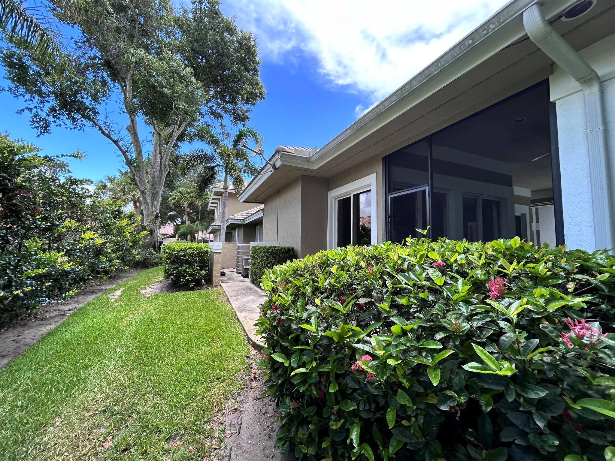 MARINER SANDS - Residential