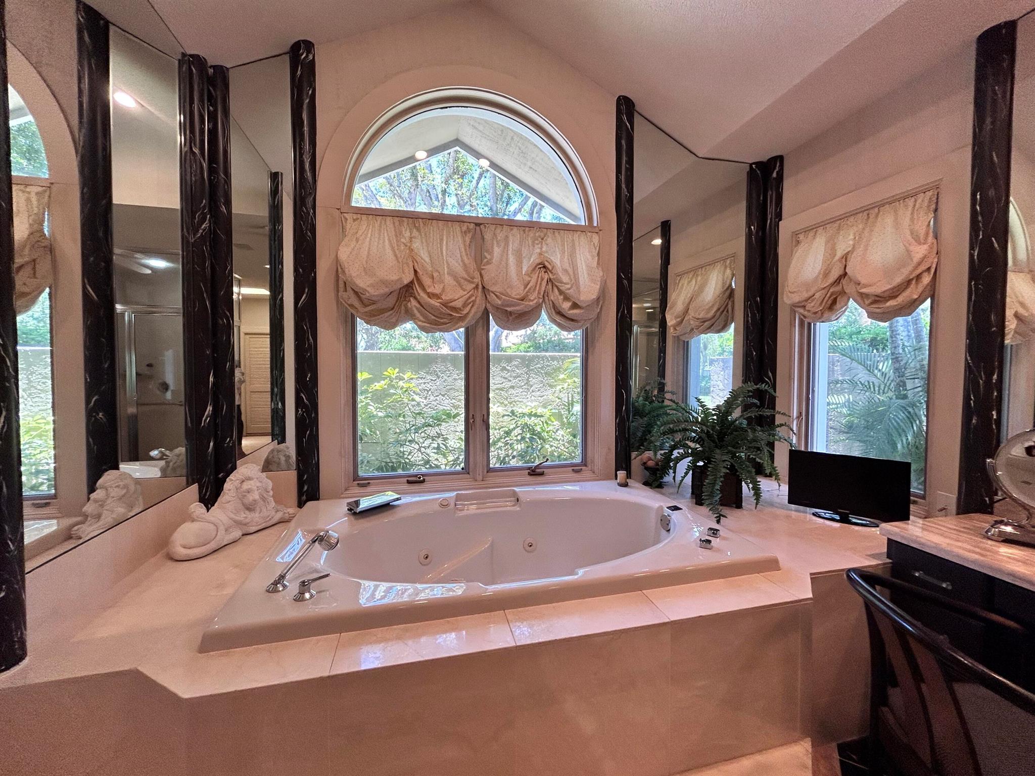 MARINER SANDS - Residential