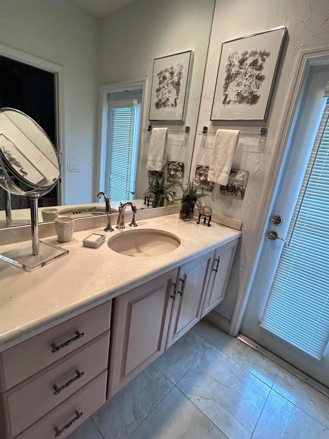 MARINER SANDS - Residential