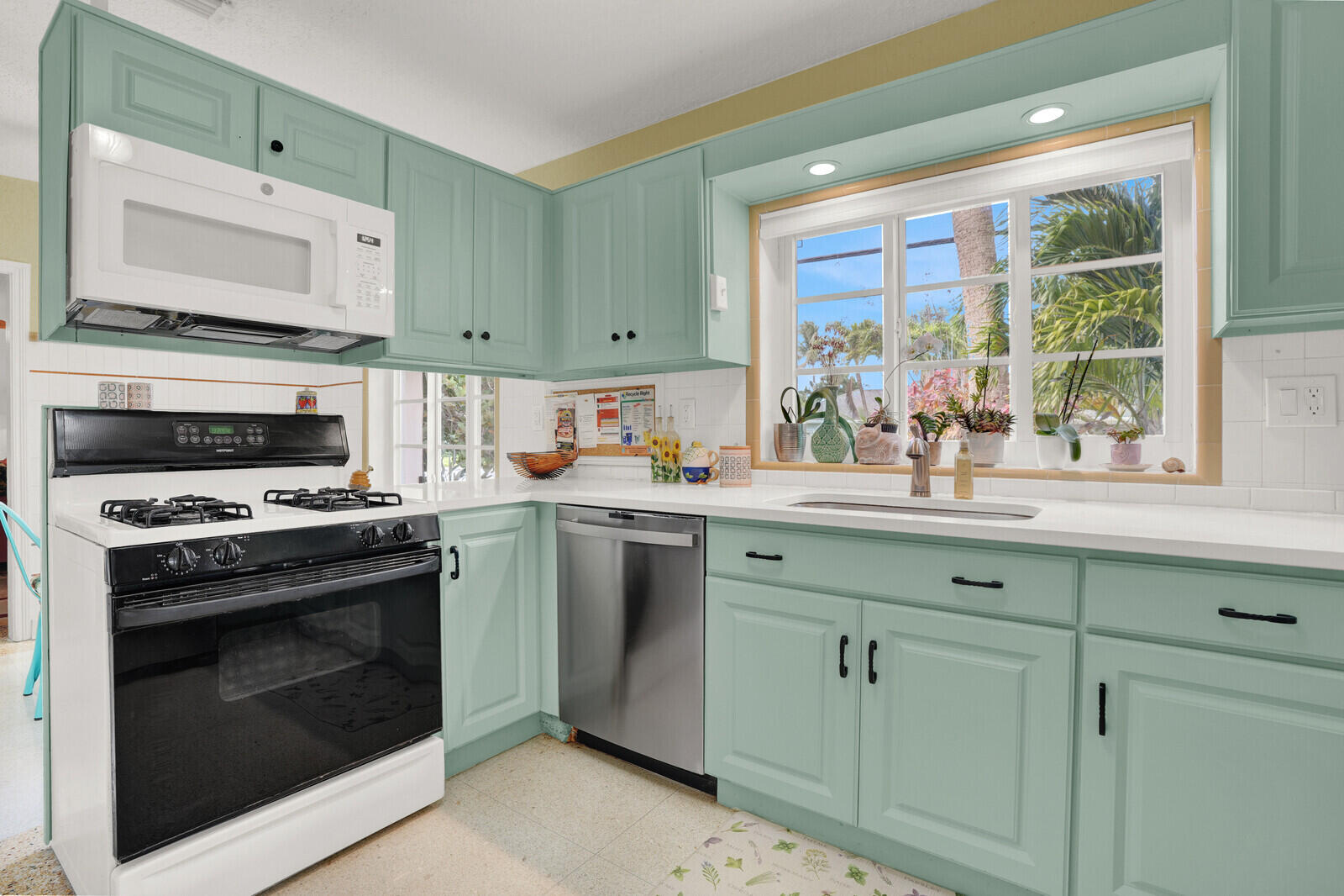 LAKE WORTH TOWN OF - Residential