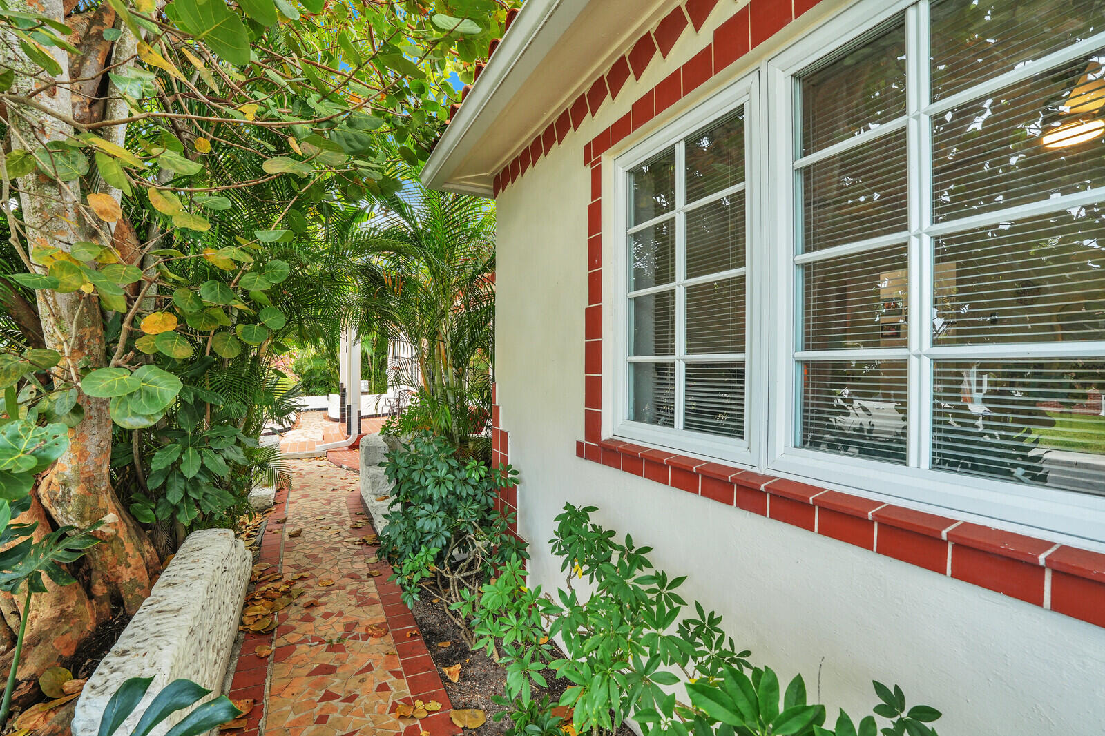 LAKE WORTH TOWN OF - Residential