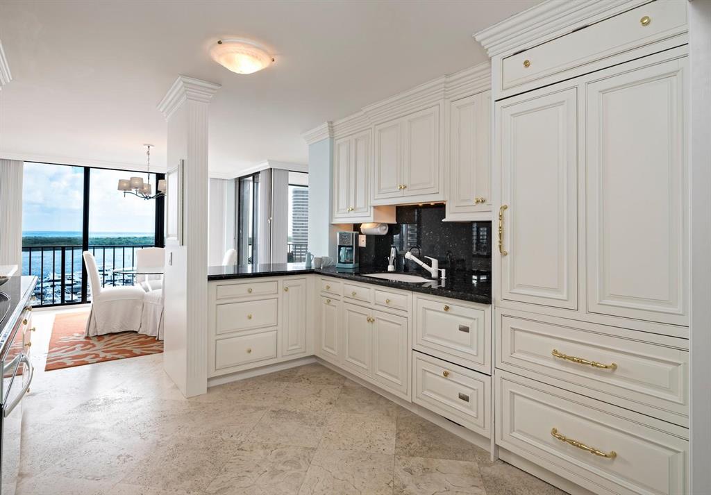 OLD PORT COVE CONDO THREE QUAY SOUTH - Residential