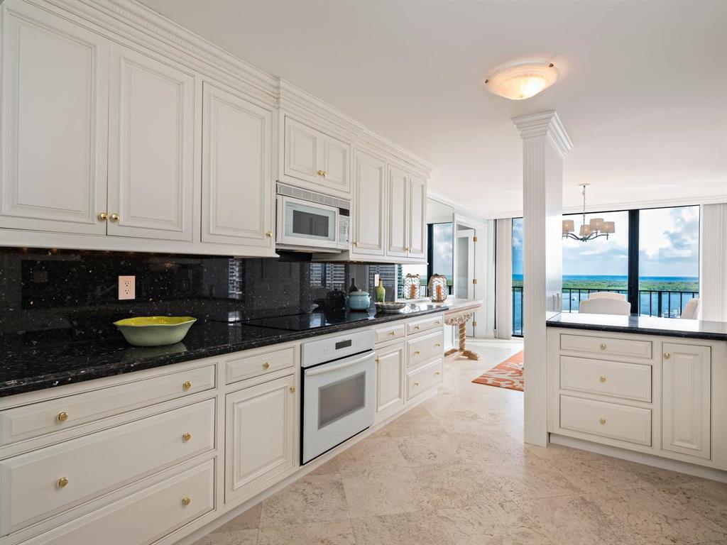 OLD PORT COVE CONDO THREE QUAY SOUTH - Residential