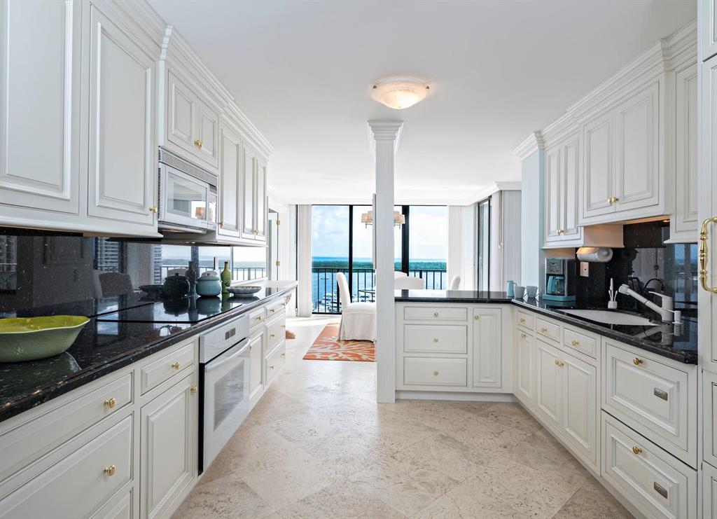 OLD PORT COVE CONDO THREE QUAY SOUTH - Residential