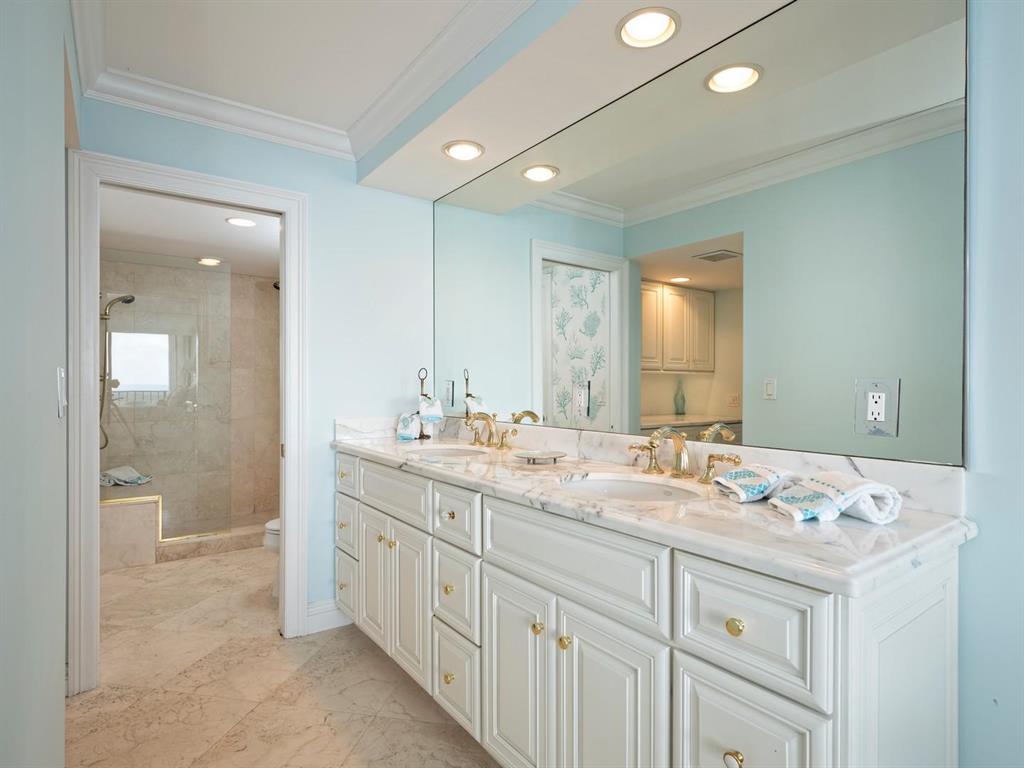 OLD PORT COVE CONDO THREE QUAY SOUTH - Residential