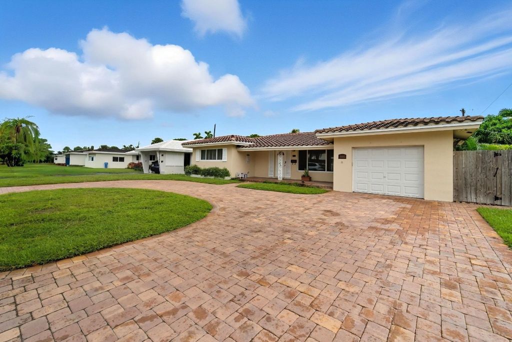 Photo of 3697 NE 19th Avenue, Oakland Park, FL 33308 (MLS # F10493941)