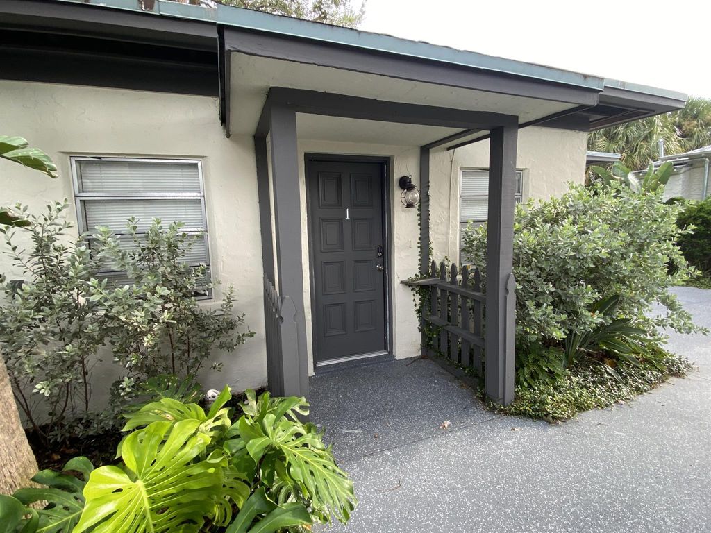 Photo of 131 S Federal Highway #1, Lake Worth Beach, FL 33460 (MLS # R11016555)