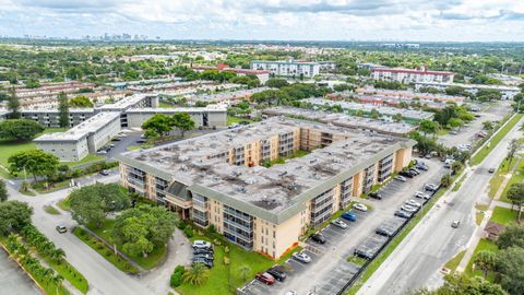 A home in Lauderdale Lakes