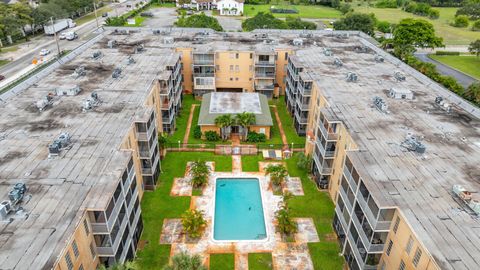 A home in Lauderdale Lakes