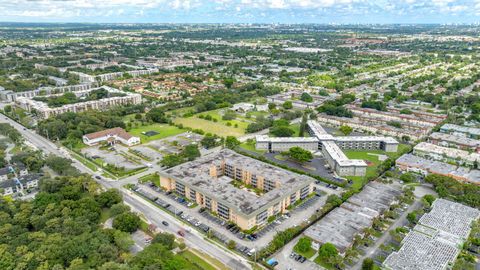 A home in Lauderdale Lakes