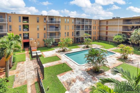 A home in Lauderdale Lakes