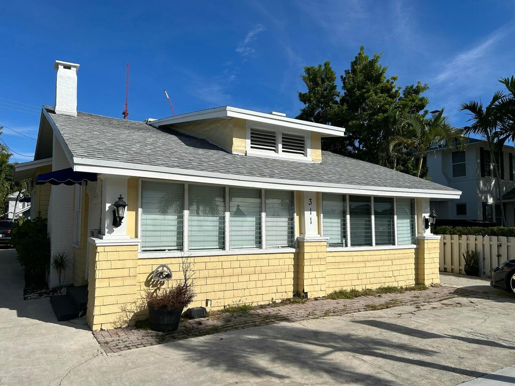 Photo of 311 Wildermere Road, West Palm Beach, FL 33401 (MLS # R11154851)