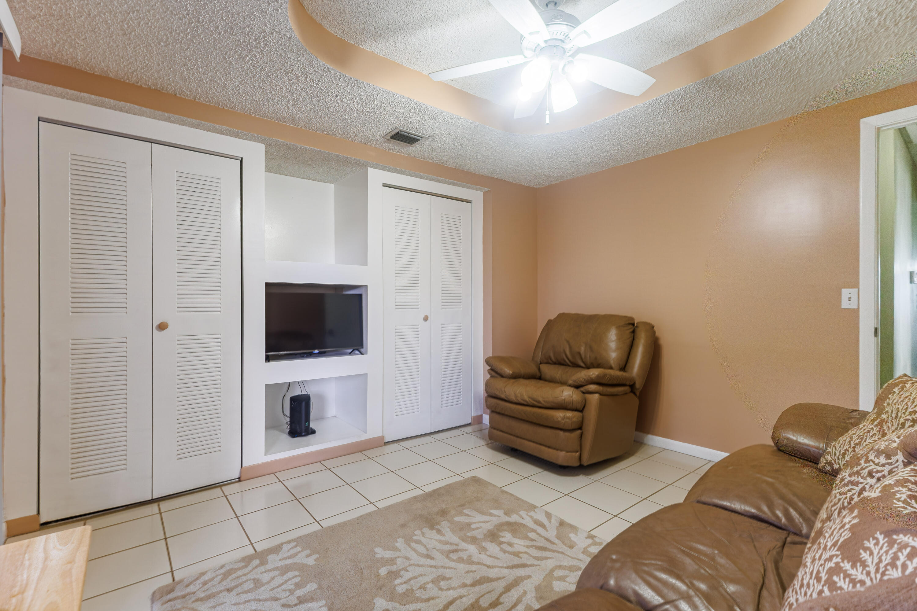 FAMILY HOMES - Residential