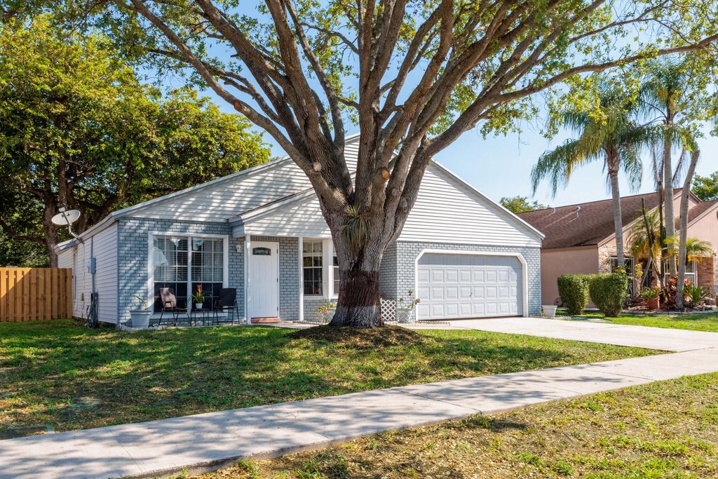 Photo of 13401 SW 9th Place, Davie, FL 33325 (MLS # B26030801)