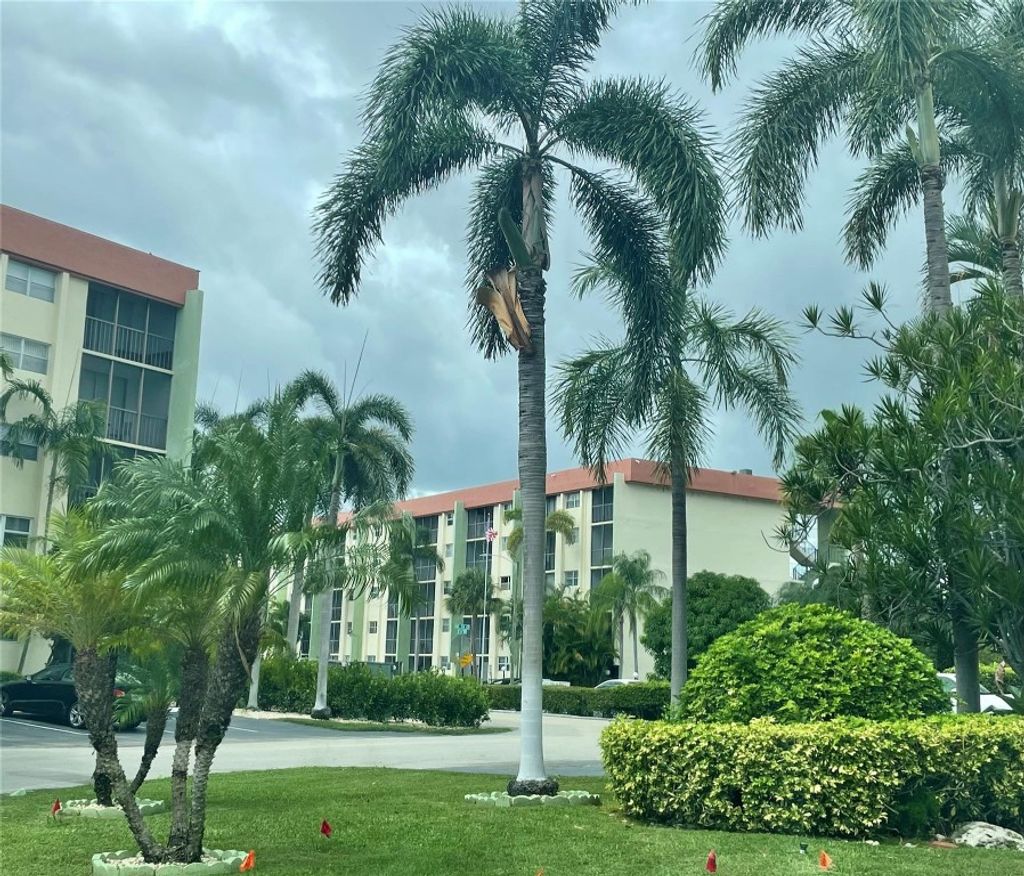 Photo of 5321 NE 24th Terrace #312A, Fort Lauderdale, FL 33308 (MLS # F10509159)