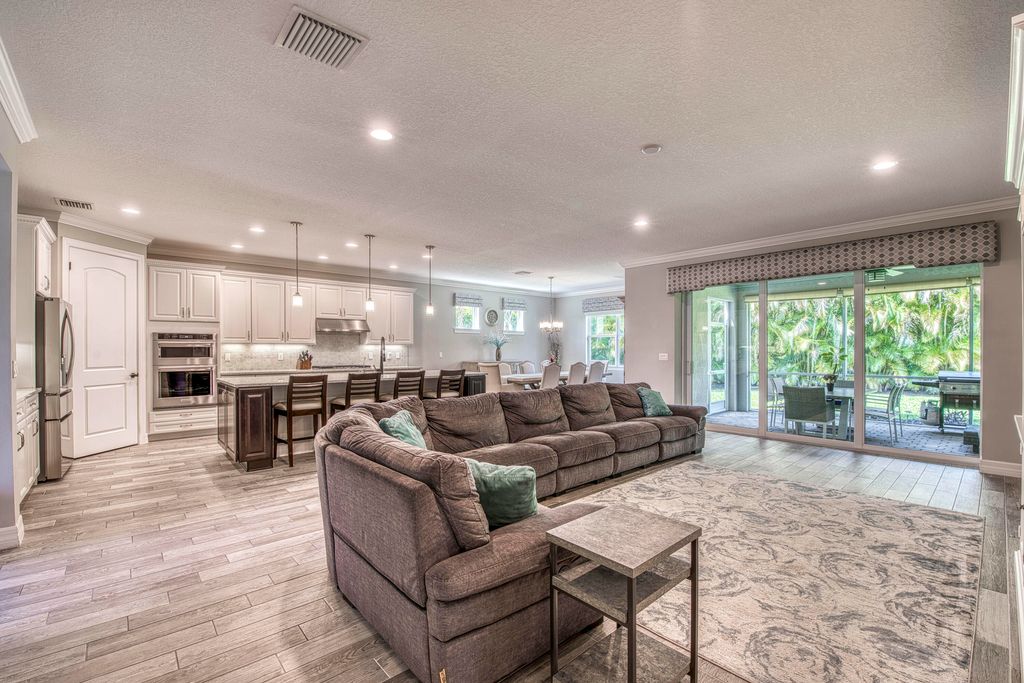 Photo of 134 Shores Pointe Drive, Jupiter, FL 33458 (MLS # B26006375)