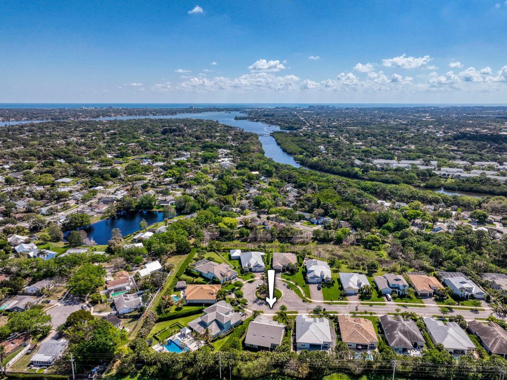 Photo of 134 Shores Pointe Drive, Jupiter, FL 33458 (MLS # B26006375)