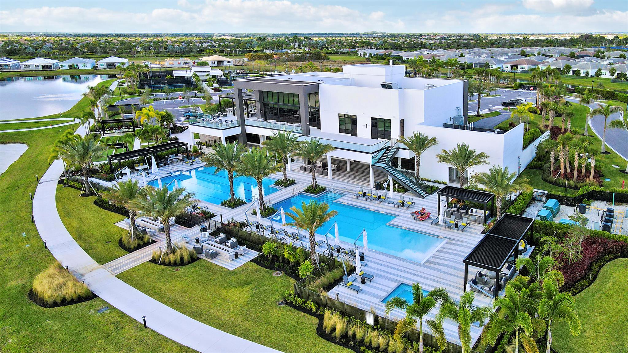 TELARO AT SOUTHERN GROVE - Residential