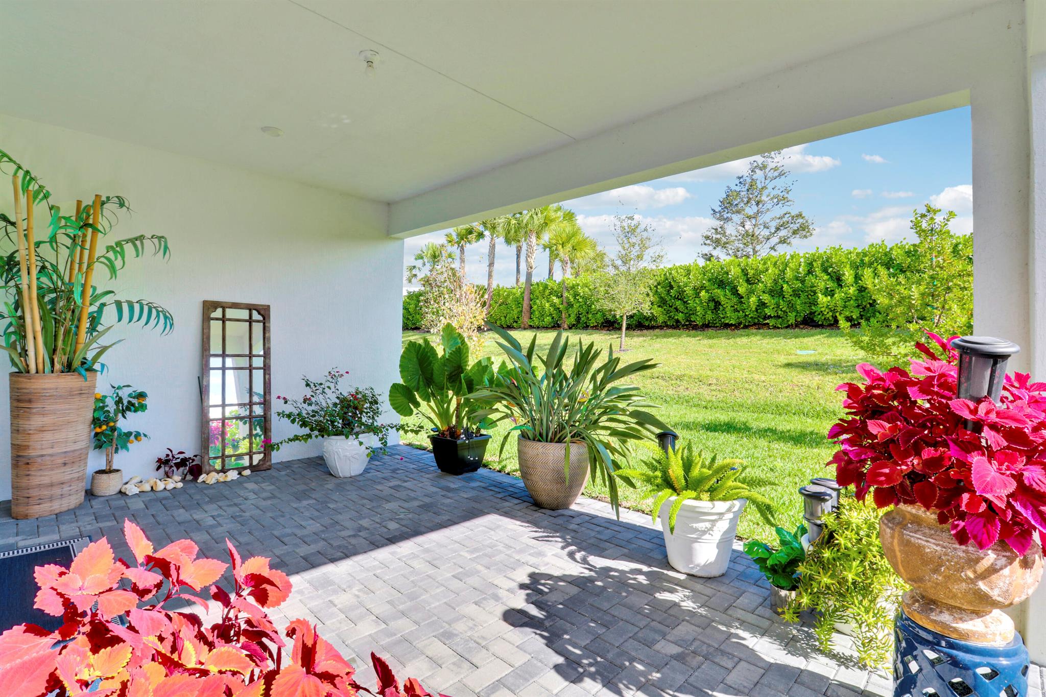 TELARO AT SOUTHERN GROVE - Residential