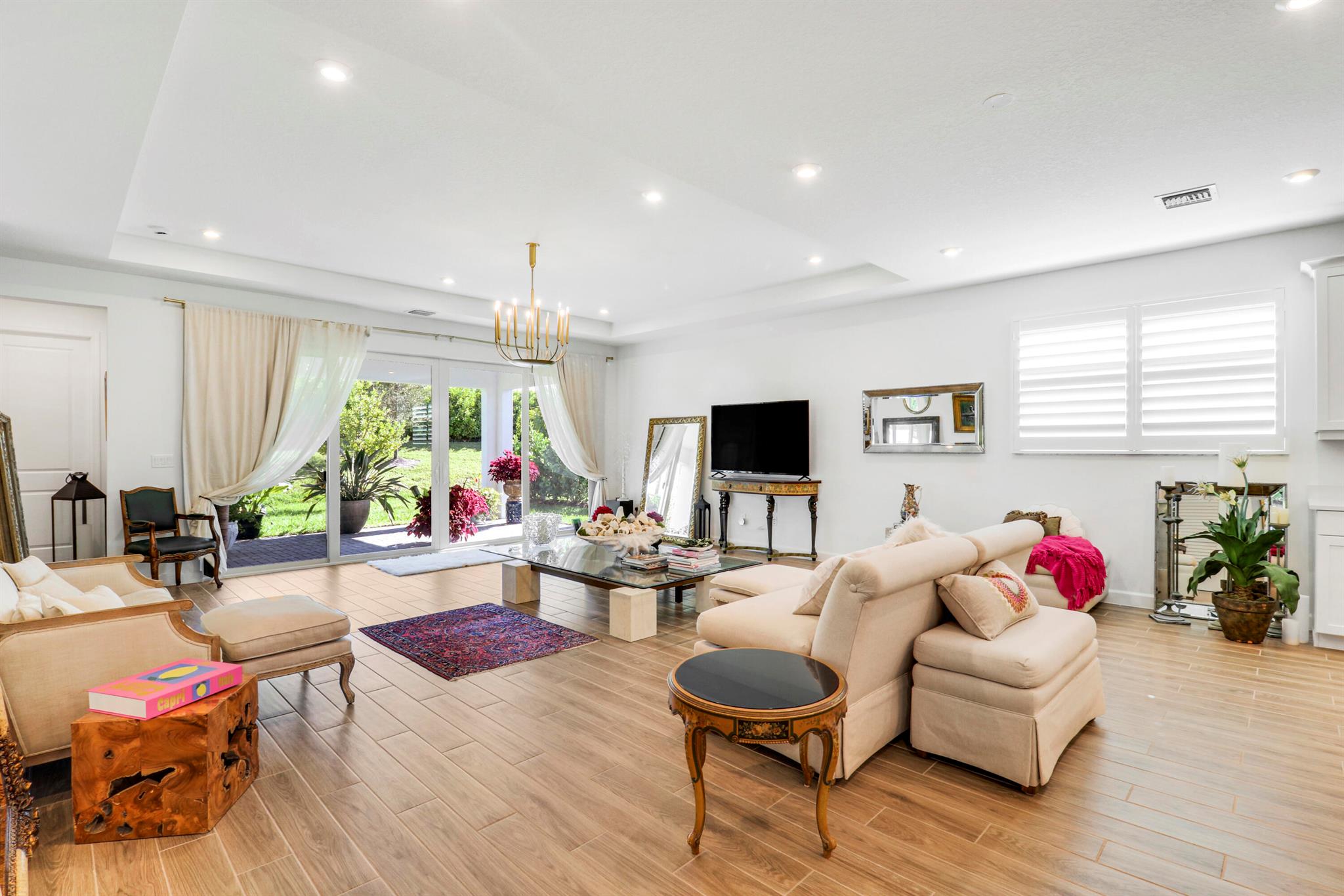 TELARO AT SOUTHERN GROVE - Residential