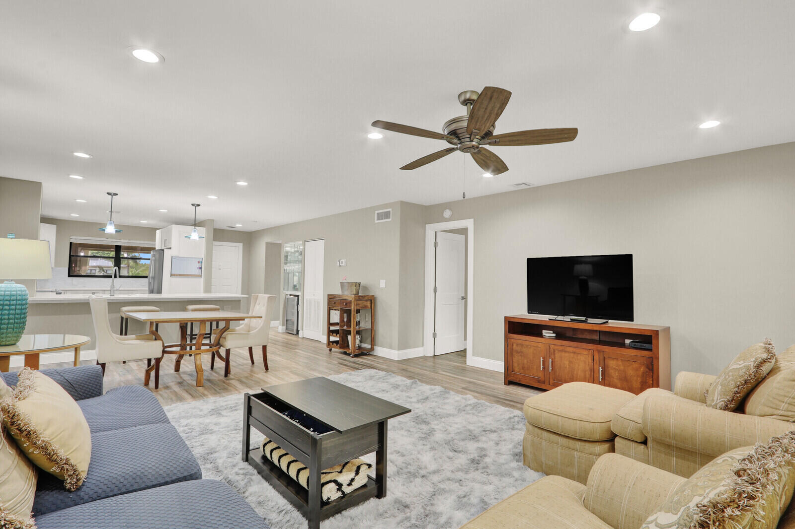 BRIARWOOD CONDO - Residential