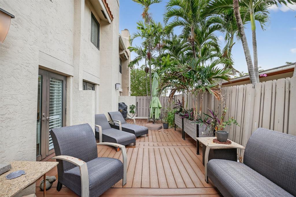 LAUDERDALE BY THE SEA - Residential