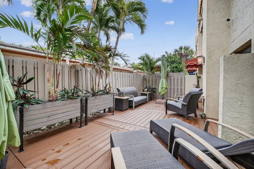 LAUDERDALE BY THE SEA - Residential