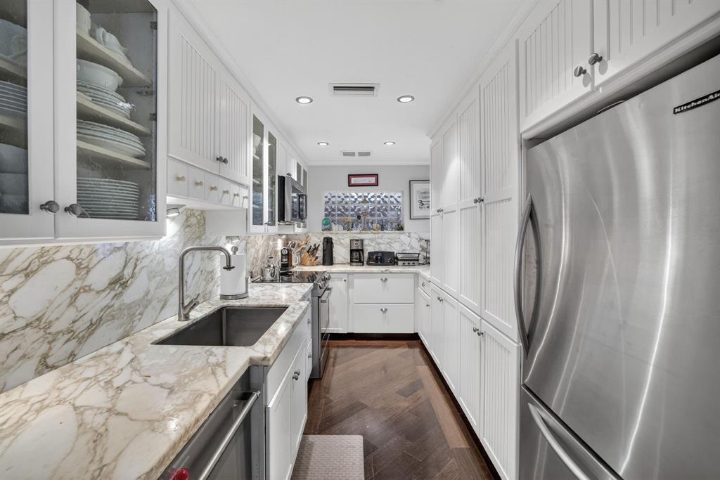 LAUDERDALE BY THE SEA - Residential