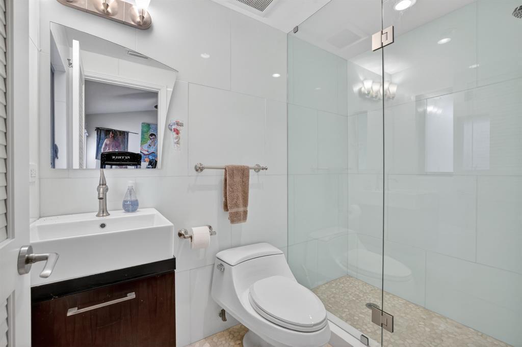 LAUDERDALE BY THE SEA - Residential