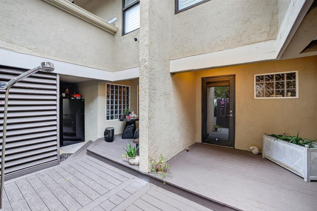 LAUDERDALE BY THE SEA - Residential