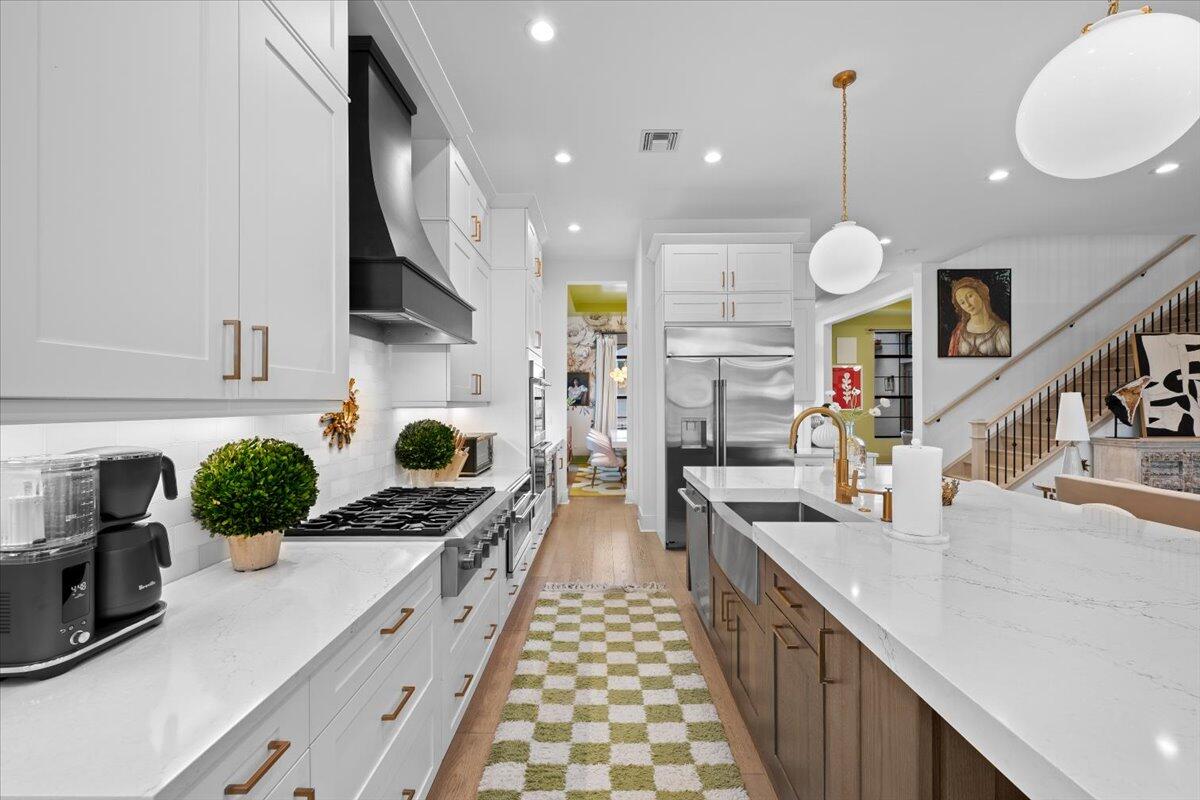 ALTON NEIGHBORHOOD - Residential