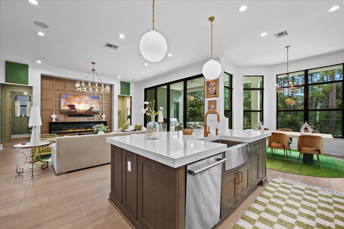 ALTON NEIGHBORHOOD - Residential