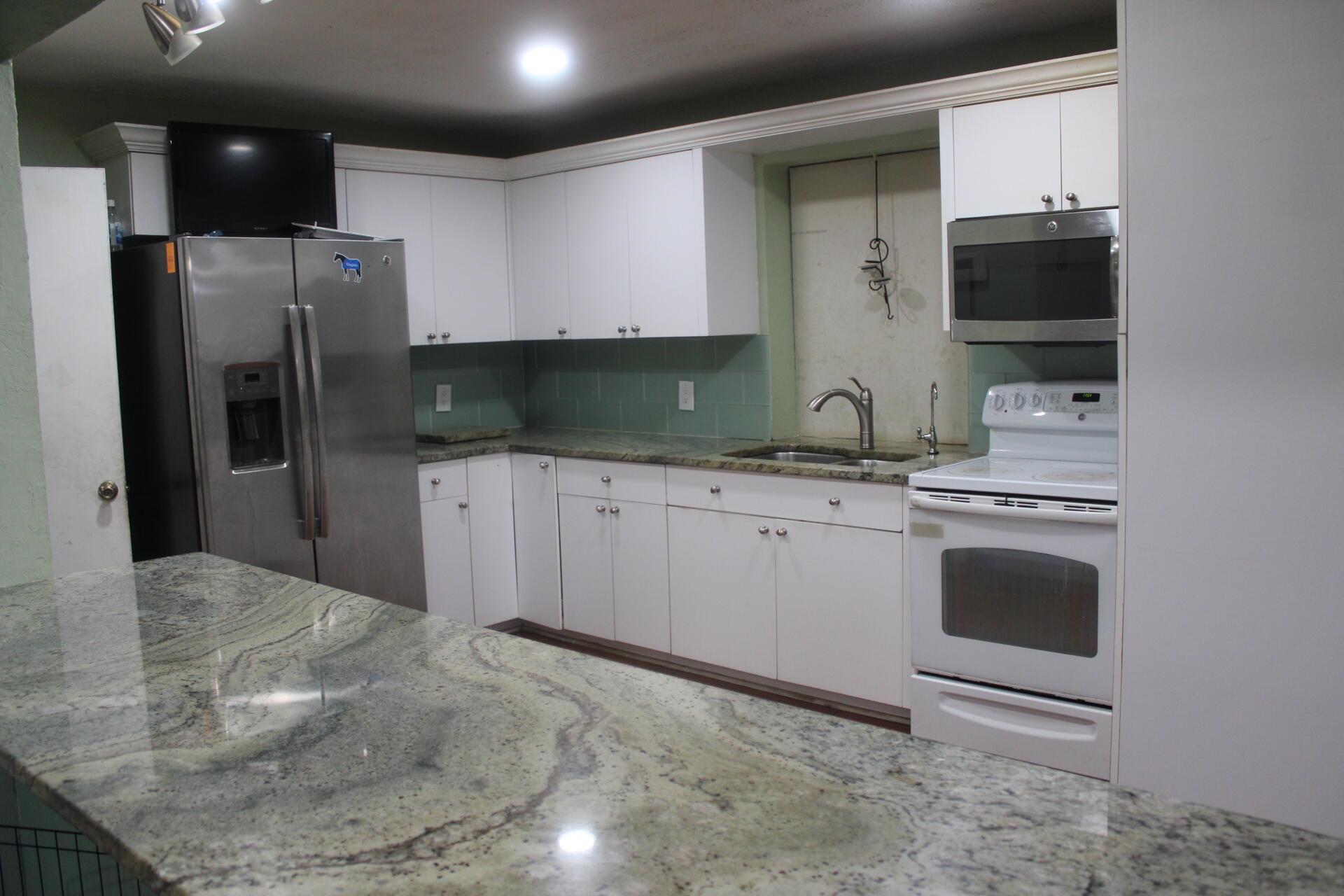 FLORAL PARK LANTANA - Residential