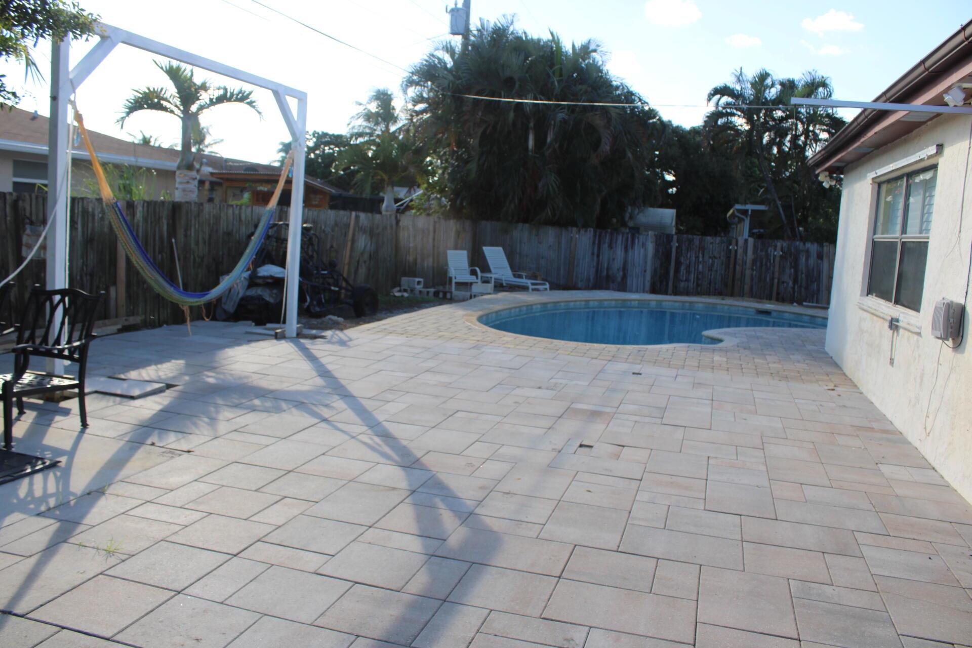 FLORAL PARK LANTANA - Residential