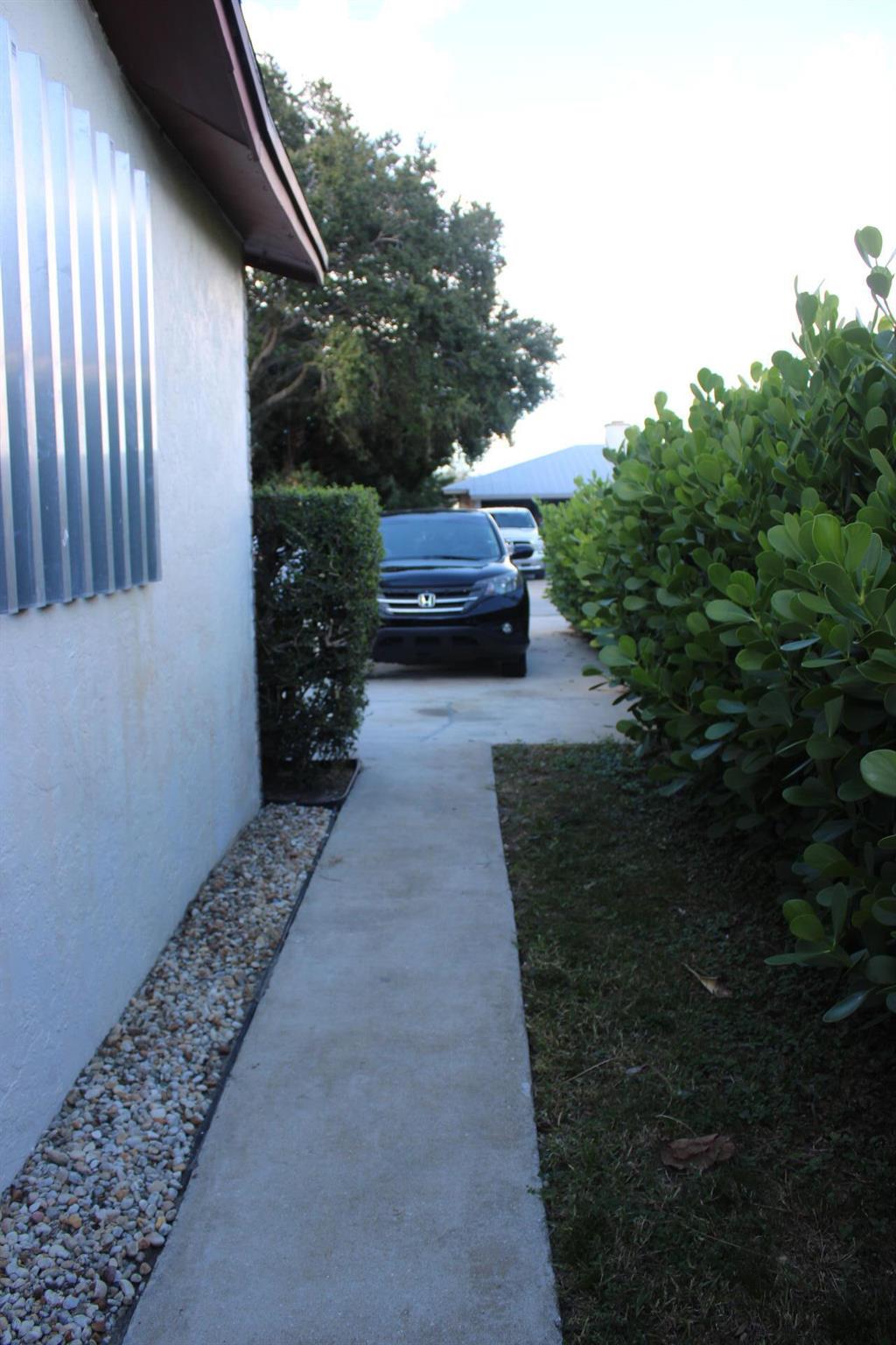 FLORAL PARK LANTANA - Residential