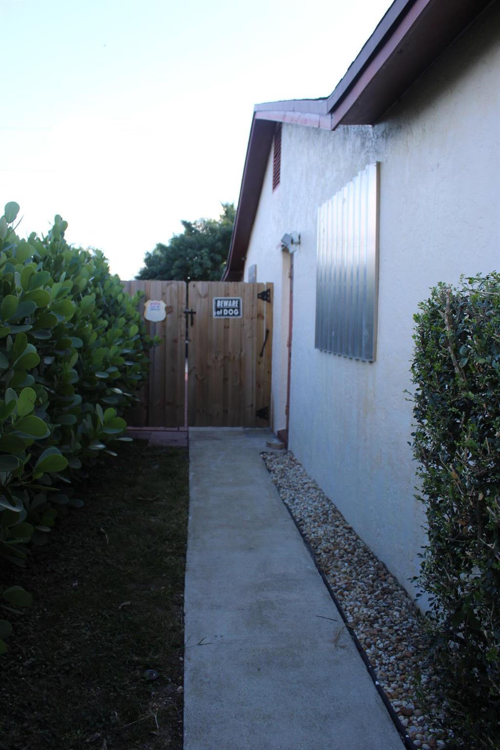 FLORAL PARK LANTANA - Residential