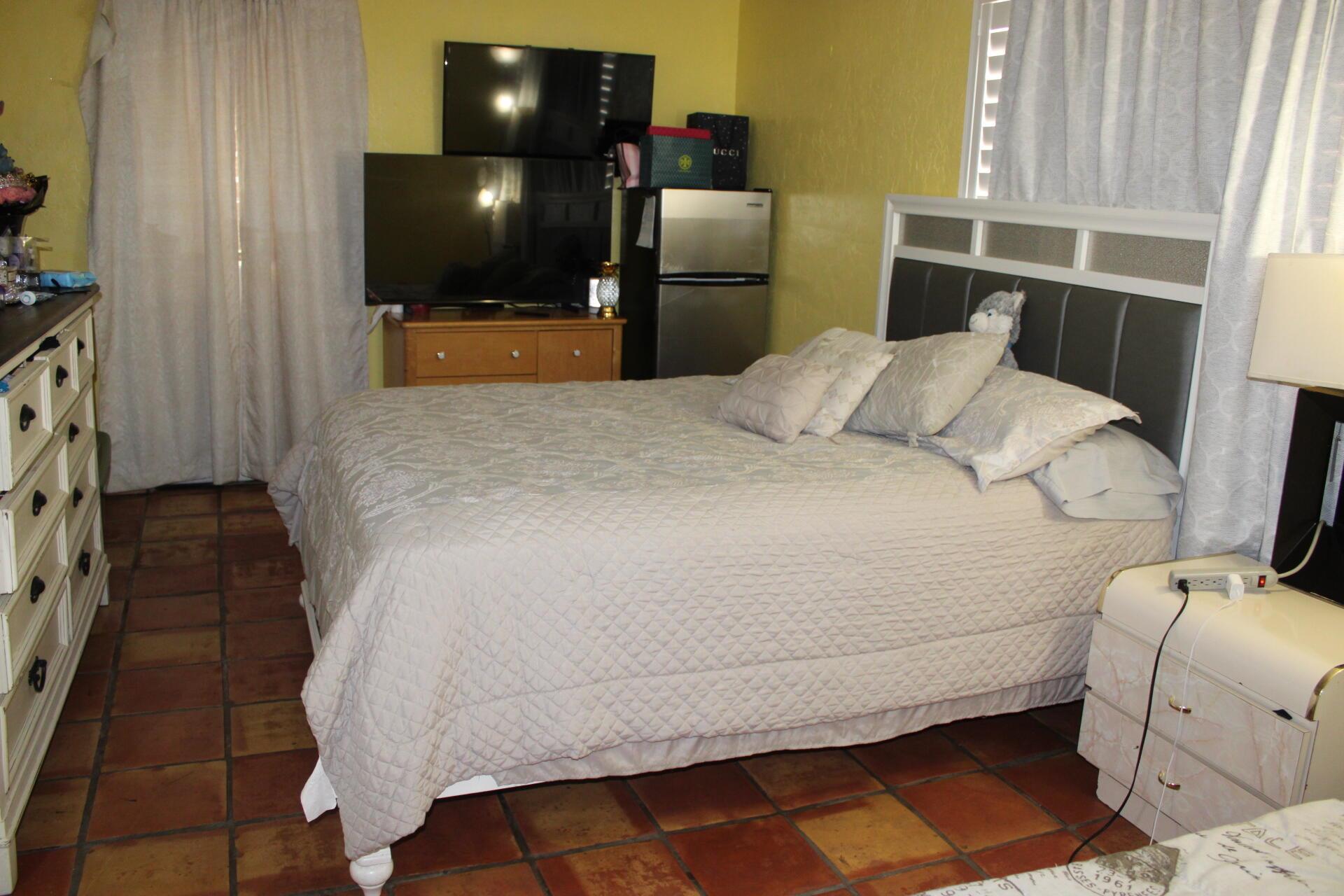 FLORAL PARK LANTANA - Residential