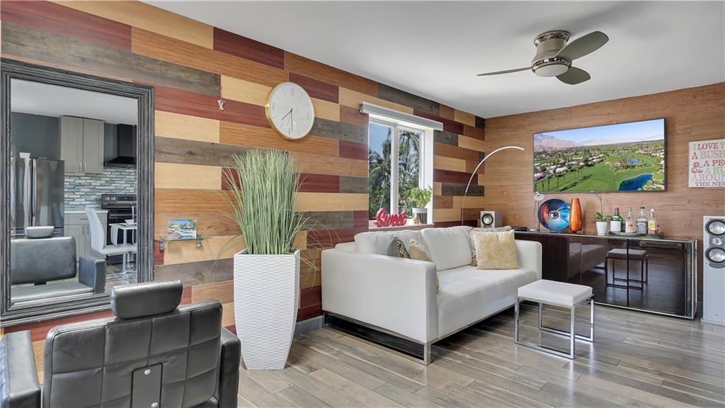 THREE RIVERS EAST - Residential