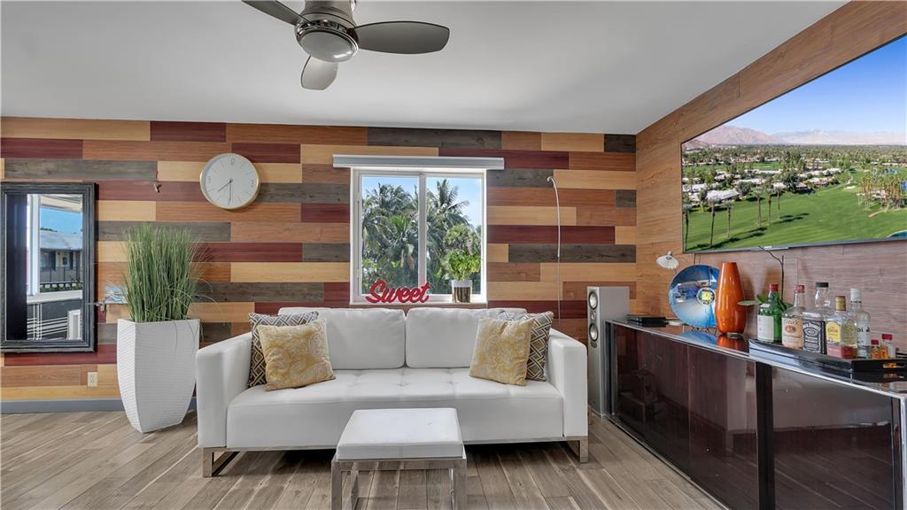 THREE RIVERS EAST - Residential