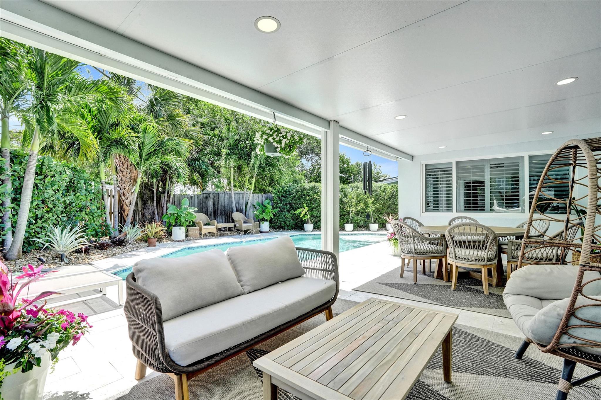 Coral Manor 5th Add 57-35 - Residential Lease
